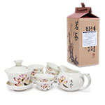 Вариант подарка №1: набор посуды и набор чая